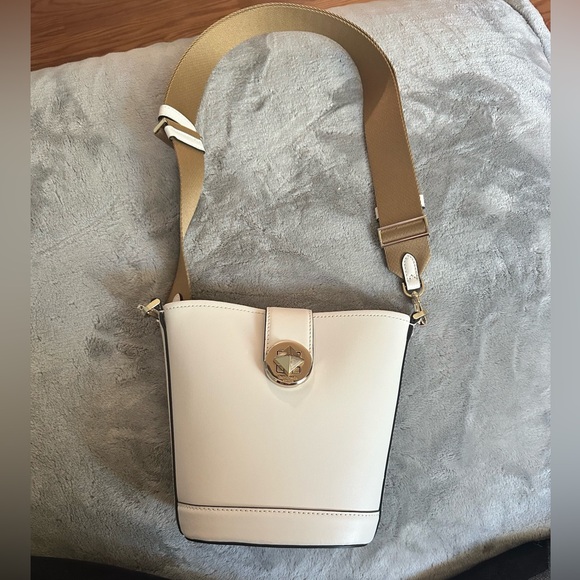 kate spade Handbags - Kate Spade Audrey mini bucket white shoulder bag
